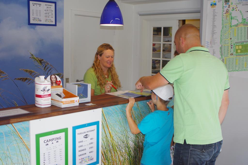 Tornby Strand Camping Rooms เฮียทส์ฮัลส์ ภายนอก รูปภาพ