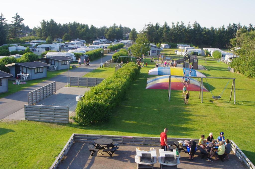 Tornby Strand Camping Rooms เฮียทส์ฮัลส์ ภายนอก รูปภาพ